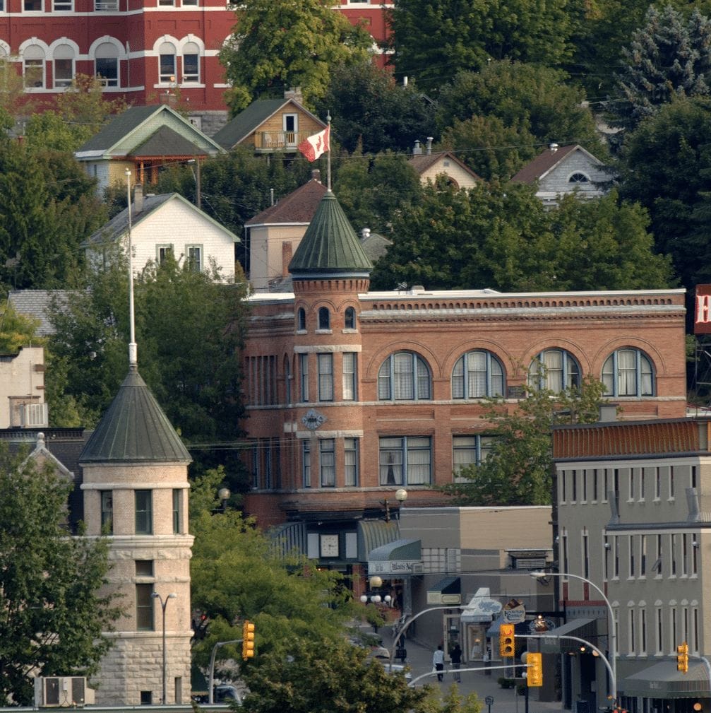 airbnb management in nelson bc