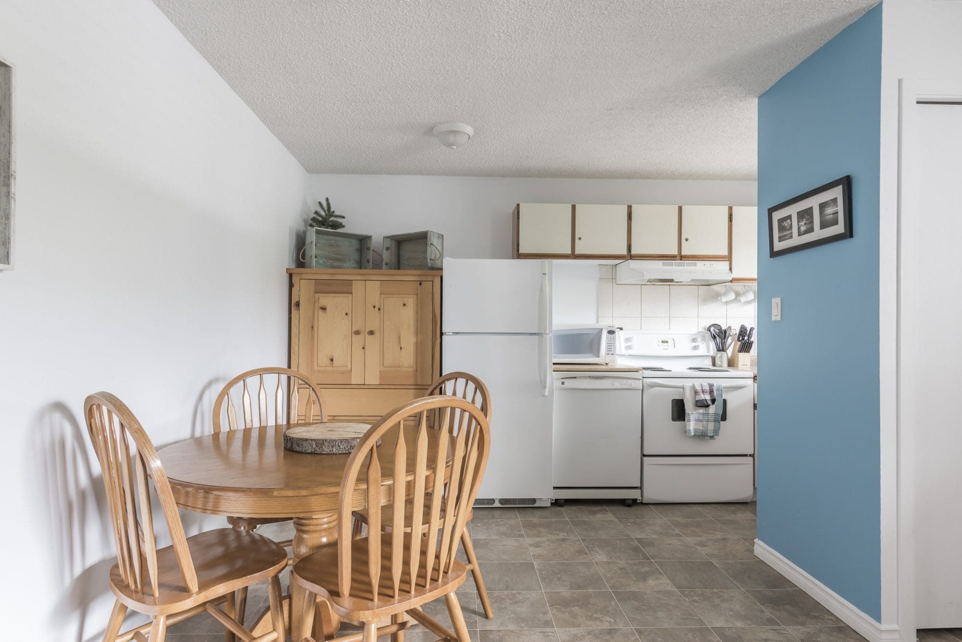 Harrison Interior Kitchen Airbnb Photo